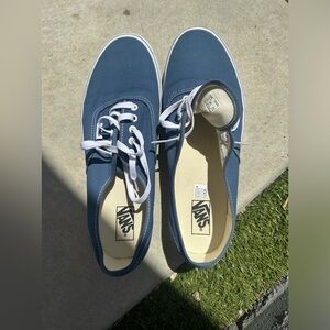 M 13 blue low top Vans